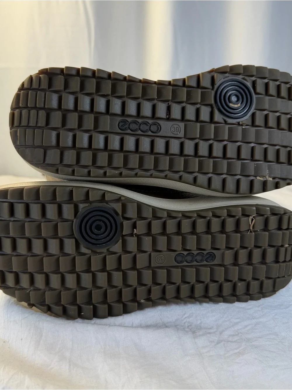 Ecco warm brown